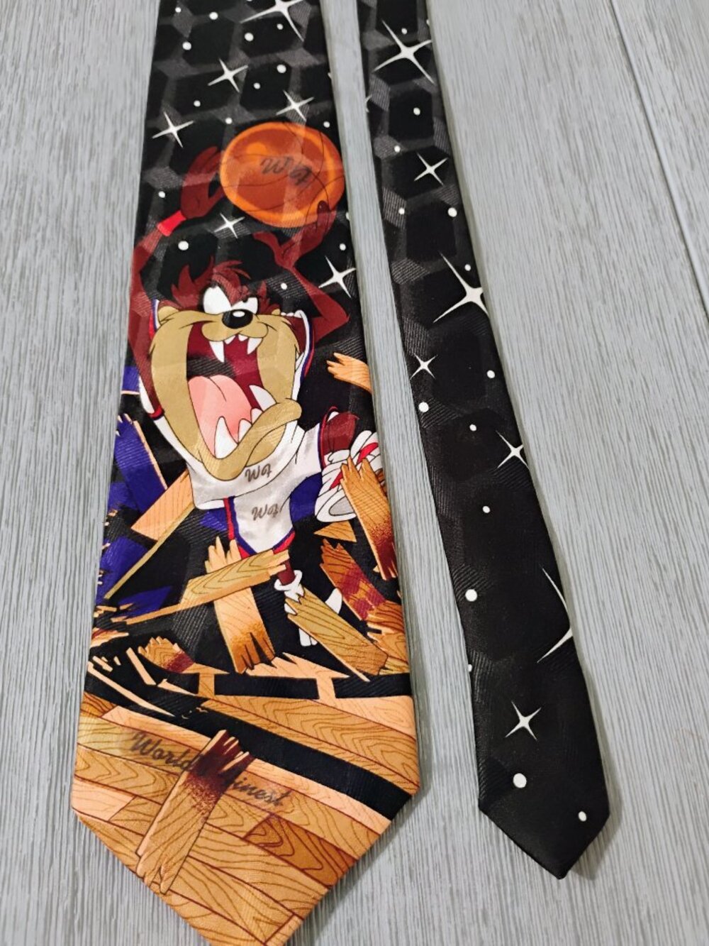 Vintage Looney Tunes Tazmania Mania Neck Tie